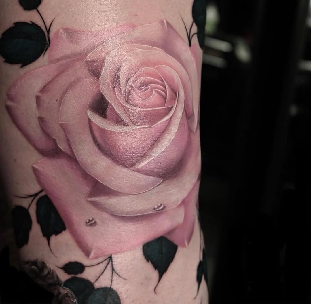 Beautiful rose by Adam 🌹 
➡️ Profile: @athomastattoo
✉️ Get in touch via DMs or link in bio! 
—————————————> 
|M A R K E D  O N E|
 TATTOOSTUDIO
—————————————> 
Team member of @unigloves
#makeyourmark  #tattoos #colourtattoos #rosetattoos #markedonetattoo