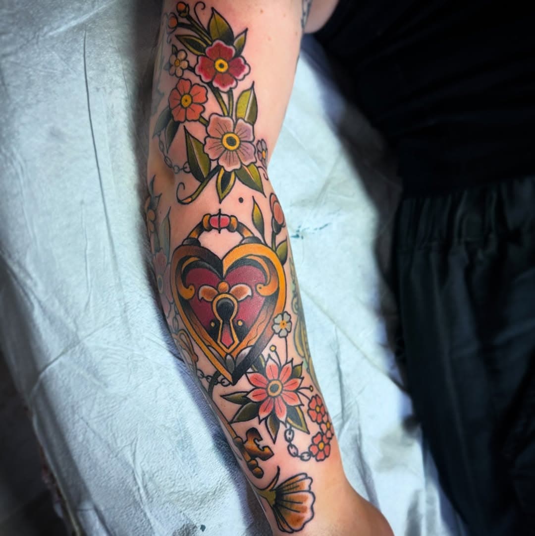 Brittany’s arm! Forgot to post it from last Edmonton trip and sooooo CONTENT! 🔑💛🌼