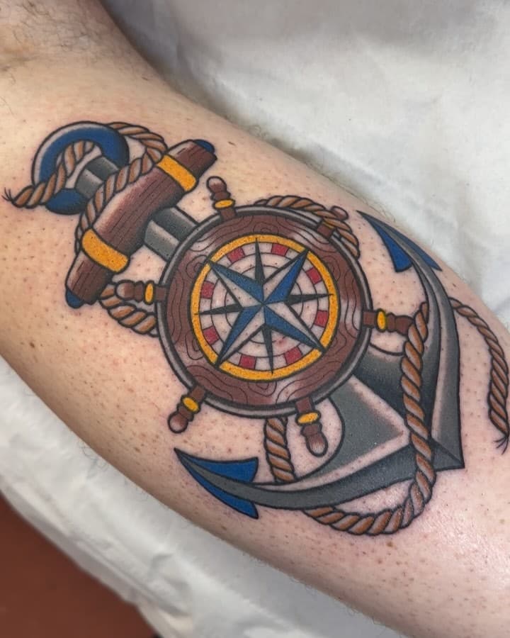 Daniel’s first tattoo ⚓️ Thank you so much for your amazing effort. You did great!

@longfoxbristol #bristoltattoo #neotrad #navy #nauticaltattoo