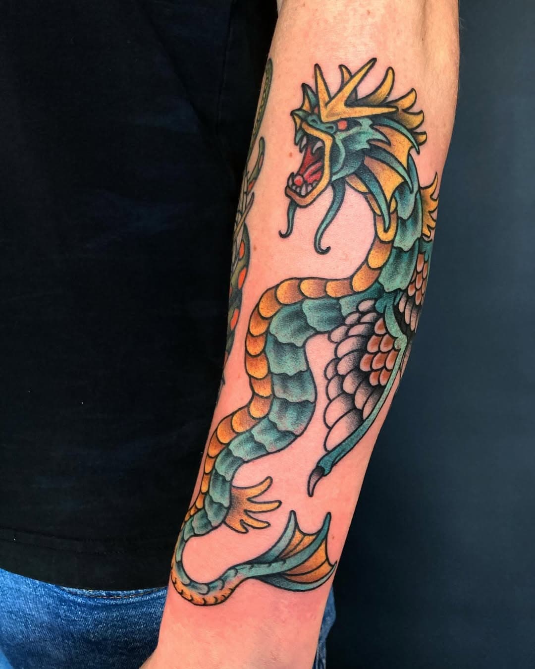 Gyarados inspired creature for the homie ! 
Thanks Au 🤝

Done @brightsidetattoocph 

#tattoo #tattoodesign #sketch #art #drawing #neotraditional #neotrad #traditionaltattoo #copenhagen #copenhagenart #copenhagentattoo #pokémon #pokemontattoo