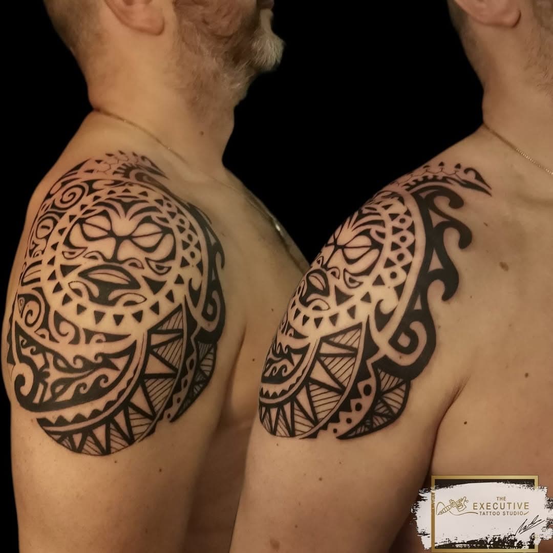 “Ogni tatuaggio che ho racconta chi sono”.

#maori #maoritattoo #maoritattoos #maoriculture #tattoomaori #maoridesign #tatuagemmaori #maoristyle #maoriallblacks #tatuaggiomaori #genova #carlodimarzotattoo