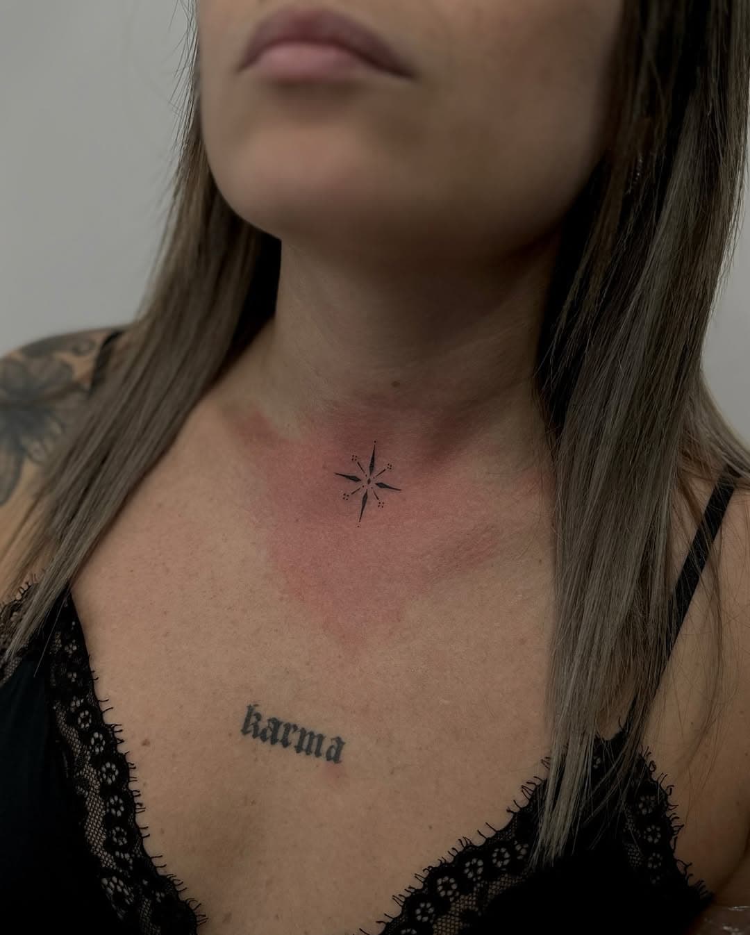 Mini tattoo per la bellissima @giorgia.ber_ 
.
.
#minitattoo #minitattoos #girlytattoo #tattooforgirls #tatuaggifemminili #minitattooideas #microtattoo #ornamenttattoo #ornamentalika #chesttattoo #ostialido #romatattoo #tattooroma #tatuatoriroma #tatuatoriromani