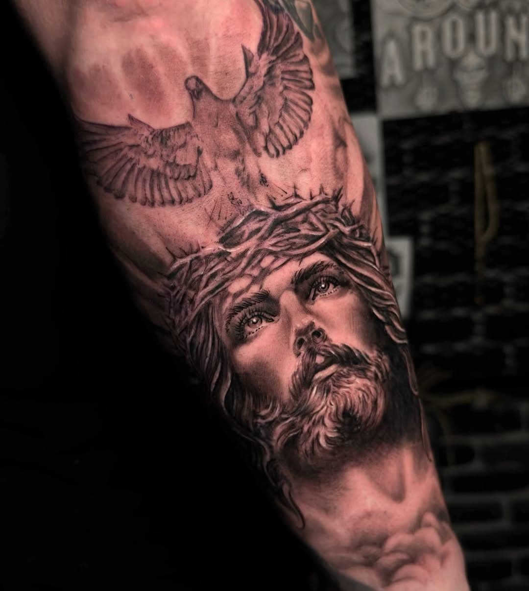 Religion tattoo 🕊️
Artist: @badass.tattoo 🖤 

📍 @blackhouse_ink_side 

#tattooportrait #tattoojesus #tattooreligiosa #religeoustattoo  #tattoogod #tattooblackandgrey #tattoorealistic #jesustattoo  #tattooantalya #antalyatattoo #tattoomanavgat