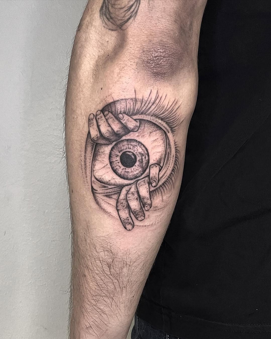 #welcome #birth #birthtattoo #eye #eyetattoo #love #black #blackwork #blackworkers #dotwork #dotworker #dotworktattoo #fineline #finelinetattoo #tatuering #ttt #tttism #darkart #darkartists #onlythedarkest #artobscurae #etc