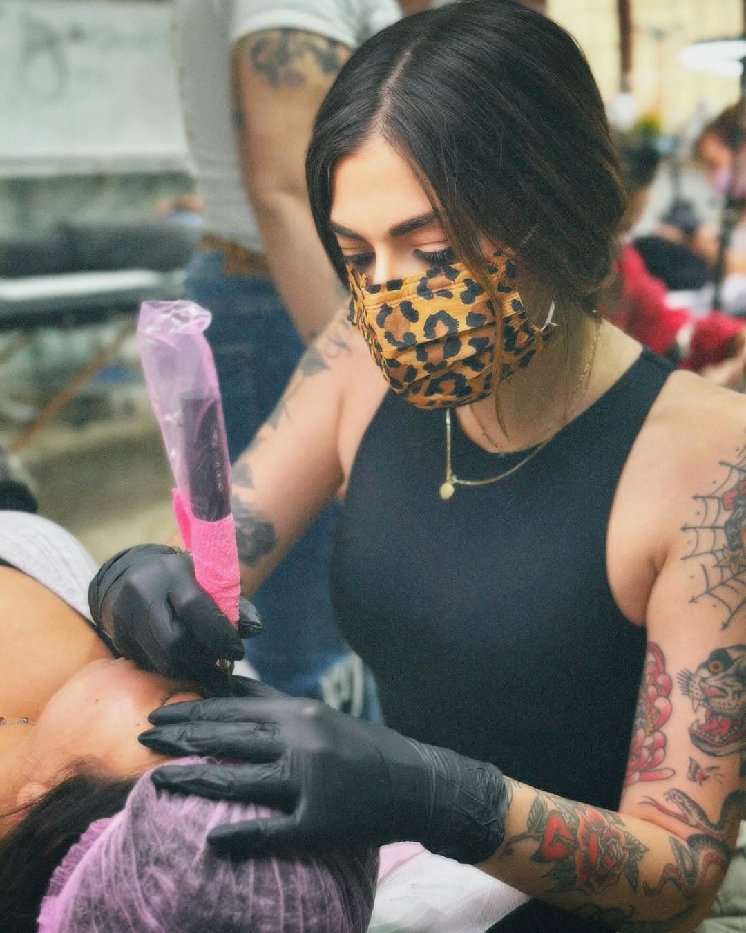 Ad Aprile mi sono specializzata e abilitata professionalmente a poter svolgere PMU diventando dermopigmentista, oltre che tatuatrice !!! Se interessati a tatuarvi sopracciglia , labbra e infracigliare contattatemi in privato o cercate lo studio @thegoodfellastattoo !!!