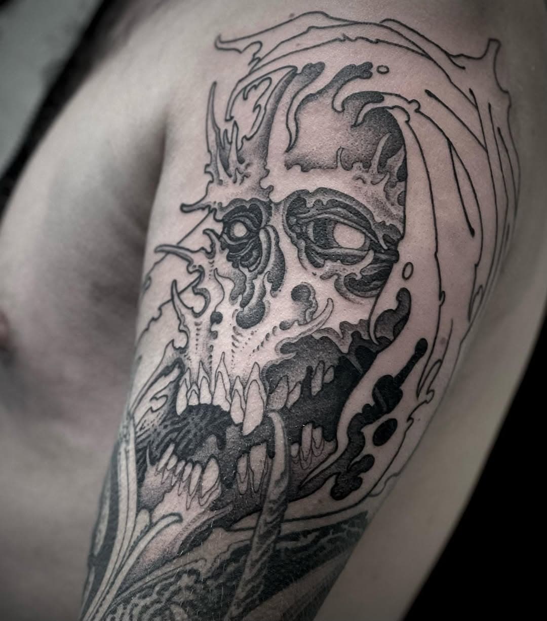 Probably one of my favourite skulls ever, done on yoshi . Amazing times on this sleeve. @skinartloerrach