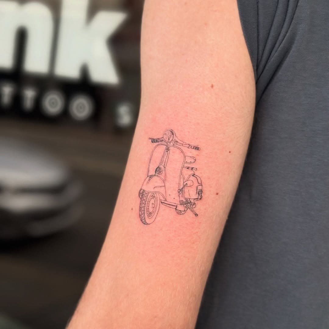 7cm. 10001RL sketching style 
Lambretta 🏍️ 
Artist : palmviii 
Design : Request by customer 
#sydneytattoo #nswtattoo #tattoosydneyartist #blackworktattoo #finelinetattoo #penciltattoo #pentattoo #tattooforgirls #tattoofont #minimaltattoo #scripttattoo #colortattoo #tattoo #lambretta #lambrettatattoo