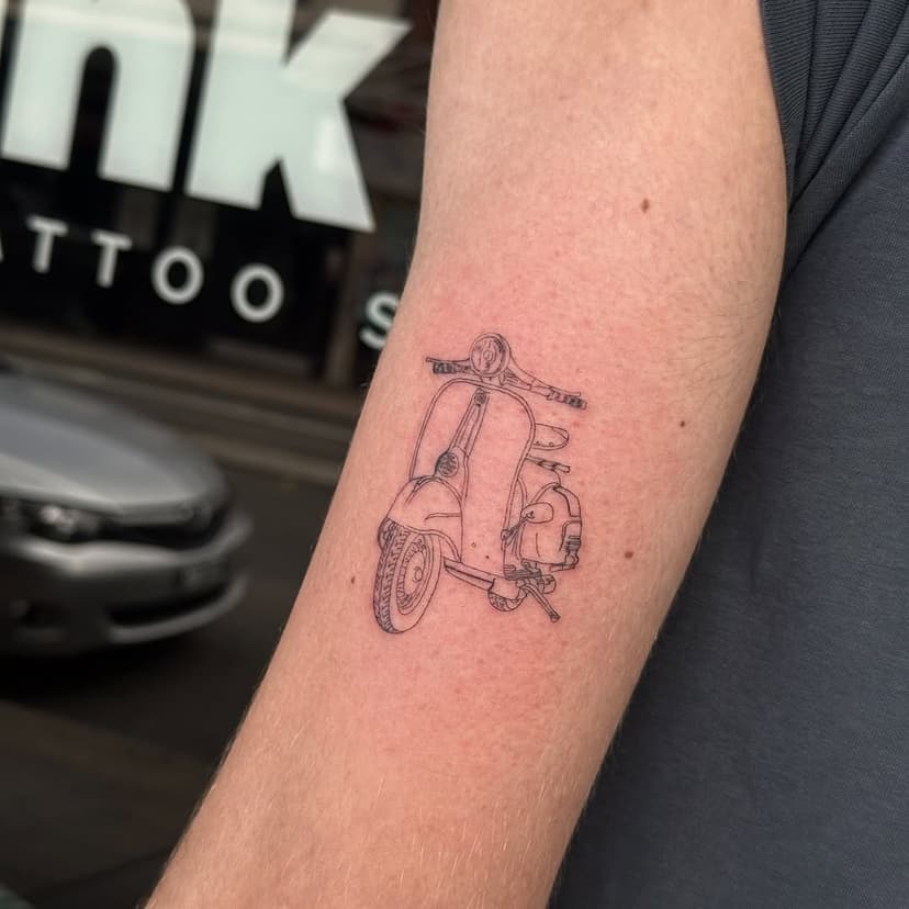 7cm. 10001RL sketching style 
Lambretta 🏍️ 
Artist : palmviii 
Design : Request by customer 
#sydneytattoo #nswtattoo #tattoosydneyartist #blackworktattoo #finelinetattoo #penciltattoo #pentattoo #tattooforgirls #tattoofont #minimaltattoo #scripttattoo #colortattoo #tattoo #lambretta #lambrettatattoo