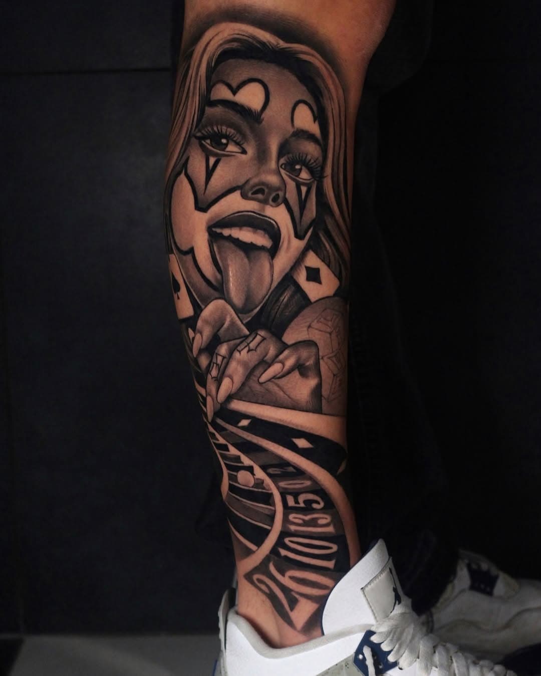🩸LIF€ I$ A GAMBL€, H0N€Y🩸
🩸GUAR!T0🩸

#tattoo #tattooed #art #realisticink #tttism #cooltattoos #tattoolifestyle #inkmagazine #chicano #chicanotattoo #chicanolifestyle #mexicanstyle #chicanostyle #realistictattoo #tattoorealistics #cash #money #gambling