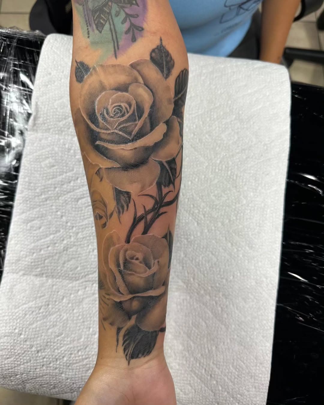 This was a super fun tattoo to make roses healed
Thorns fresh. Currently booking send a message if interested.

#rosetattoo #rose #blackandgrey #blackandgreyink #blackandgreytattoos #floraltattoo #gothicstyle #gothictattoos #losangeles #sanbernardino #inlandempire #hesperia #realismtattoo #gothboiclique