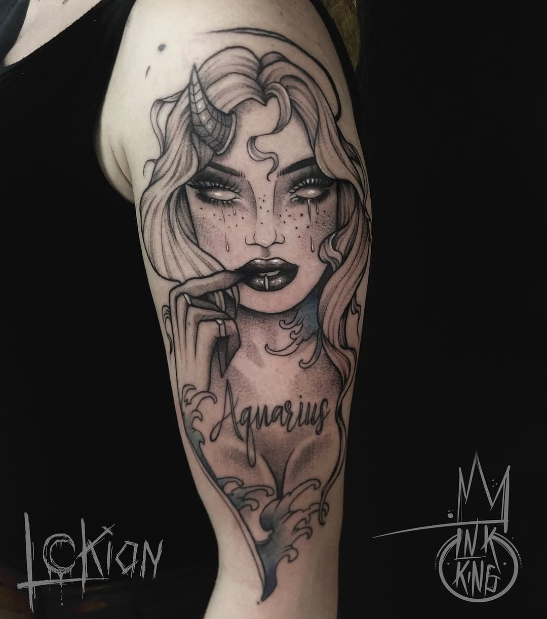 Pani Wodnik o dualistycznej naturze jako pierwszy tatuaż klientki! Brawa za odwagę by od razu wjechać z takim formatem i dzięki za zaufanie! 

#tattoo #ink #inked #tattoos #tattoostyle #graphictattoo #portraittattoo #aquarius #tattooart #tattooartist #tattooinspiration #womantattoo #girltattoo #tattoedgirl