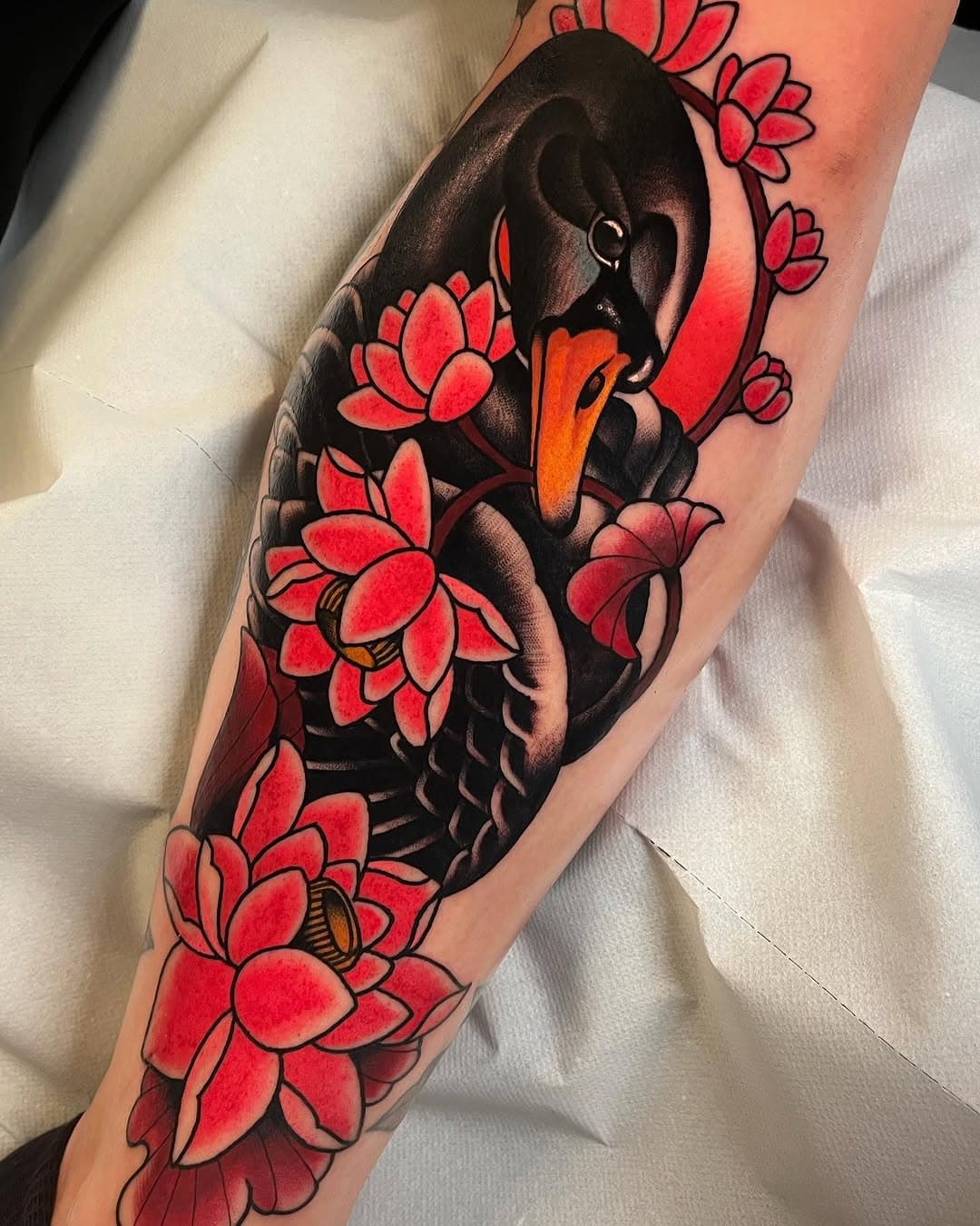 #tattoo #ink #neotraditional #neotrad #neotradeu #neotraditionaltattoo #neotraditionaltattoos #neotradeurope #bergamo #neotraditionalbergamo #swan #swantattoo #neotraditionalswan #blackswan #newtraditional #newtraditionaltattoo