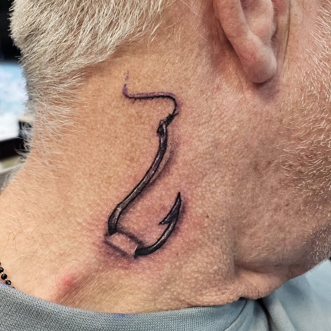 Fish hook from the other day. 
.
.
.
.
.
.
.
.
#fishing #tattooed #tattoo #tattooing #nature #naturelover #ratherbefishing #guyswithtattoos #girlswithtattoos #tattooedguys