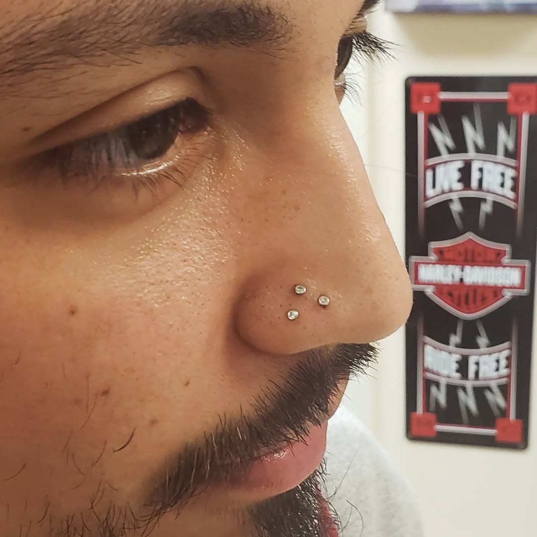 #trianglenosepiercing.. #piercings #nostrilpiercings #triplenosepiercing #funpiercing