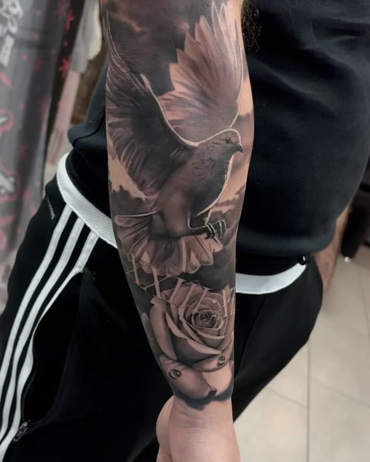 Done at @annistattoo 

Sponsored by @balm_tattoo.ro 

#tatt #tatts #tatted #tattoo #tattoos #bioarttattoo #realistictattoo #realisticink #tattedup #tattoist #tattooart #tattooartist #ink #inked #inkedup #tattooing #tattoolife  #tattoolove #tattooartwork #tattooer #tattooed #tattooflash #tattooideas #tattoodesign #bucharesttattoo #blackandgrey #blackandgreytattoo @bioarttattoo