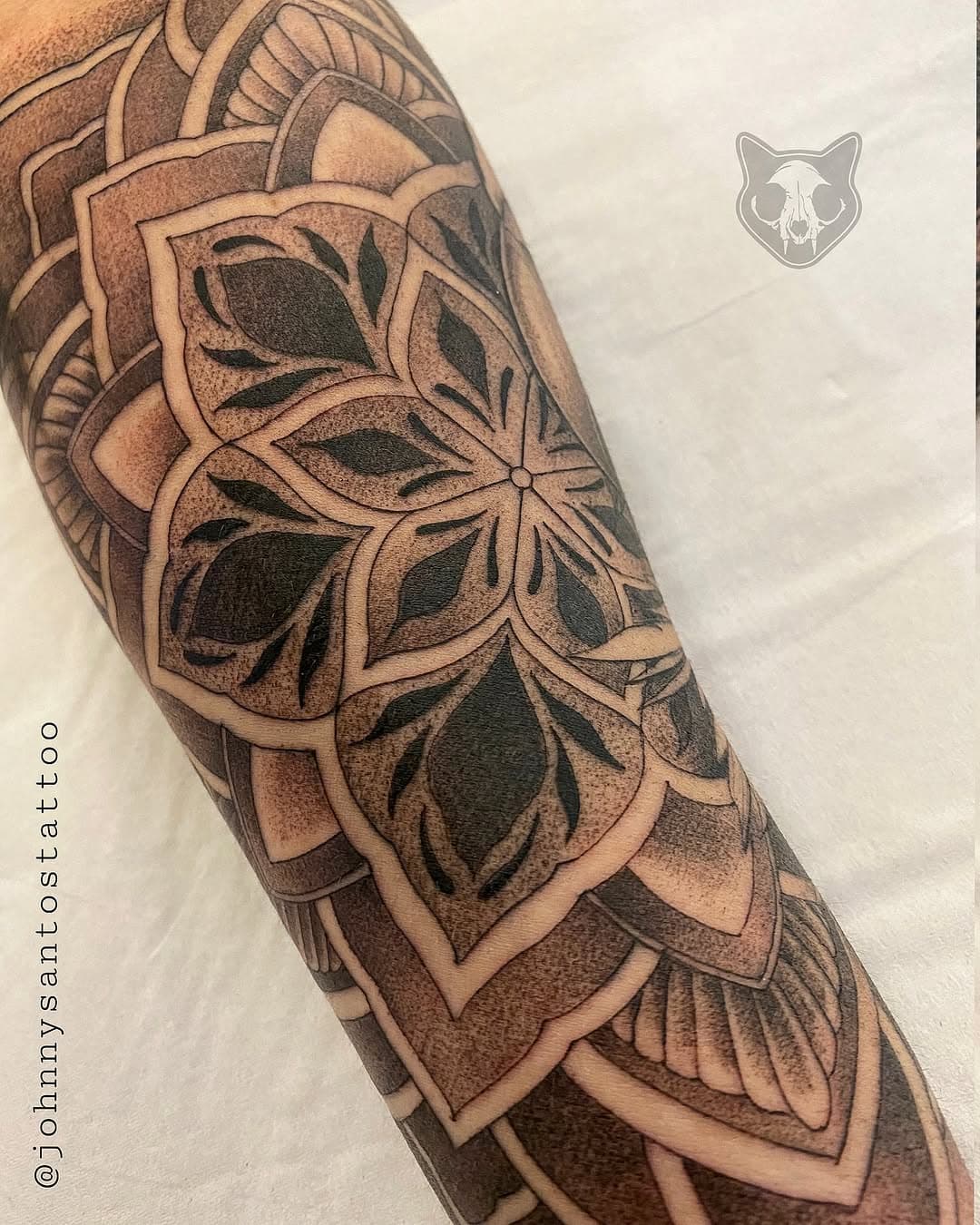 Complemento do fechamento de braço da Priscila @priisnto 😺
Mandalinha sempre presente 👊🏼
.
.
.
.
.
Interessou? Lança pra gente tua ideia!!
Entre em contato pelo WhatsApp através do link na bio:
🔗 johnnysantostattoo.com 
📲(96) 99134-1363

#macapa #tatuadormacapa #johnnysantostattoo #tatuagemmacapa #mandalatattoo #mandala #tattoo #tatuagemfeminina