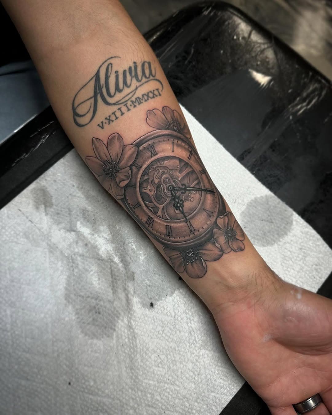 Tattoo for the homie
@jonnyluisacosta 

#tat #tattoo #tattoos #tattooart #tattooartist #art #artist #southernutah #southernutahtattooartist #stgeorge #stgeorgeutah #lasvegas #lasvegastattooartist #lasvegastattooer #stgeorgetattooartist #modernartsstudiostg #clock #clocktattoo #blackandgreytattoo