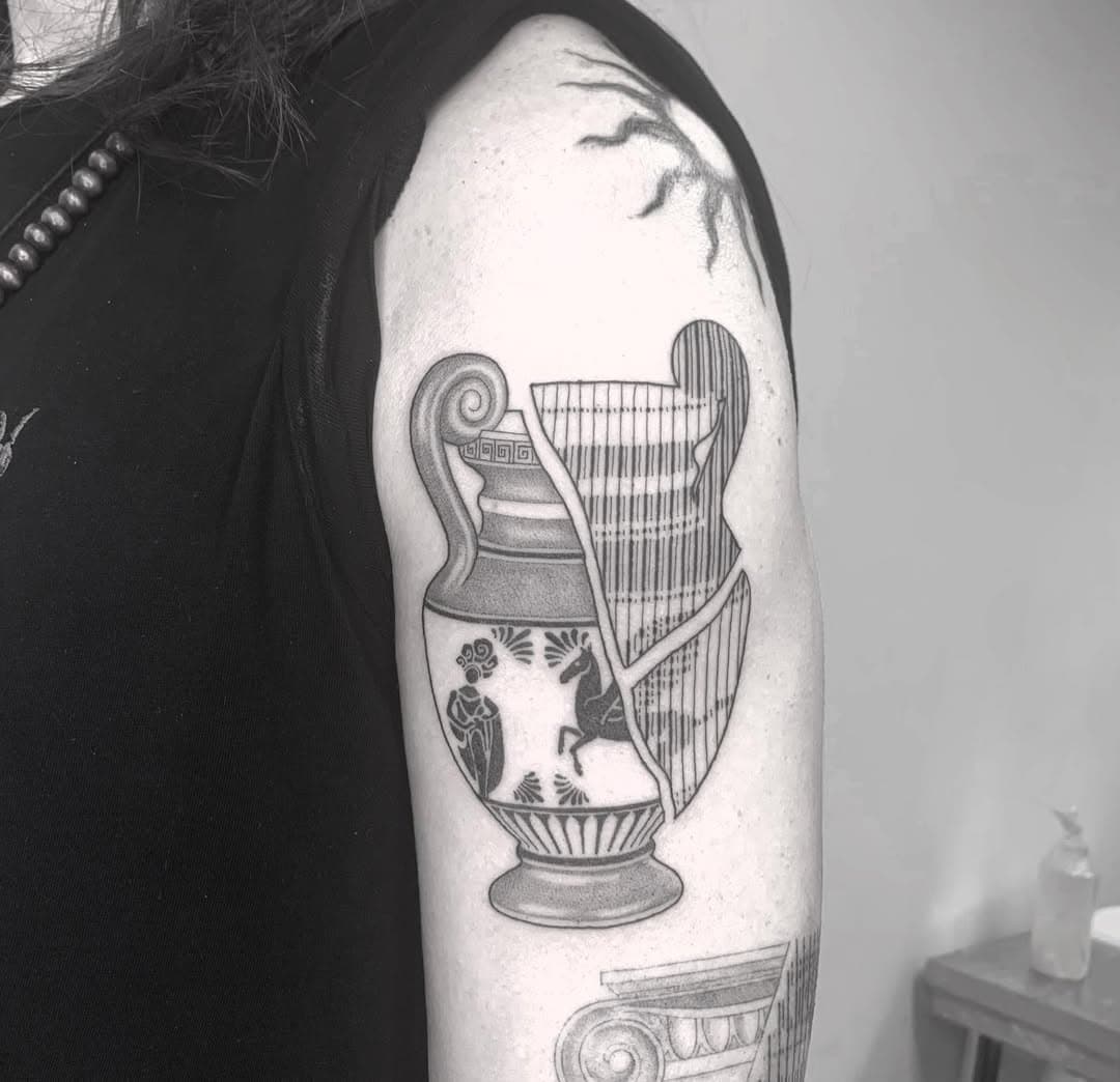 BROKEN GREEK VASE 🏺 

Done with @pepax.official cartridges 

#tattoo #tattoos #tattooist #tattooing #tattooart #tattooartist #ink #inked #blackwork #blackworkers #blackworktattoo #linework #lineworktattoo #london #londontattoo #illustration #greekvase #art #artist #tattoodo