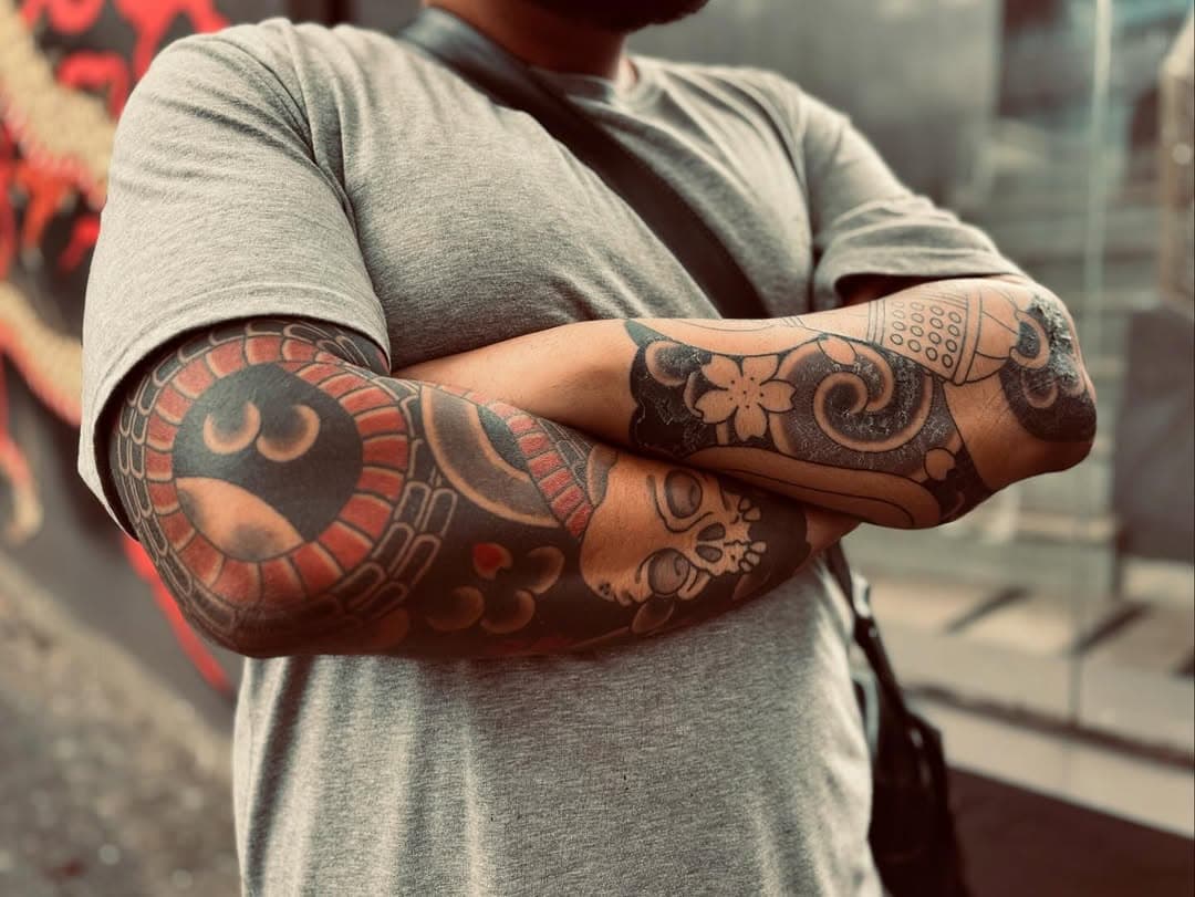 Tatuagens reais, para pessoas reais. Sem massagem.
 @paulen.rique 

Horários disponíveis aqui na @classictattoobh