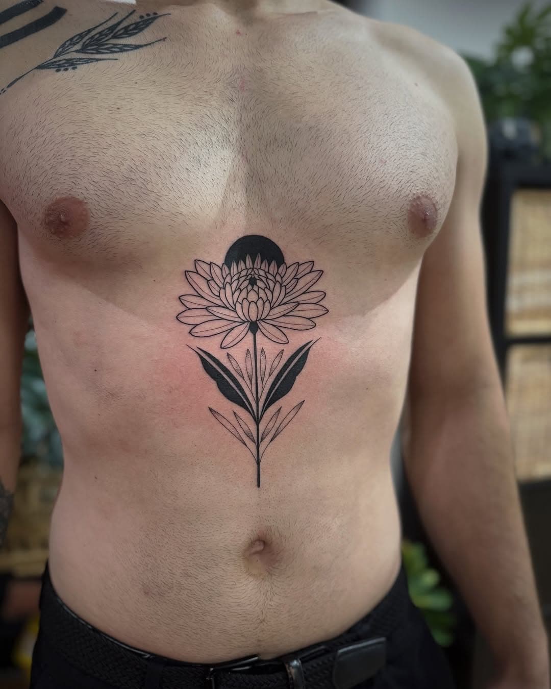 Merci Thibault pour l’adoption de ce flash 🖤

💌Morgane.dorffer@gmail.com
👉🏼 encre.me/morganedorffer

#tattoo #tatouage #ornamentaltattoo #flowertattoo #blackworkers_tattoo