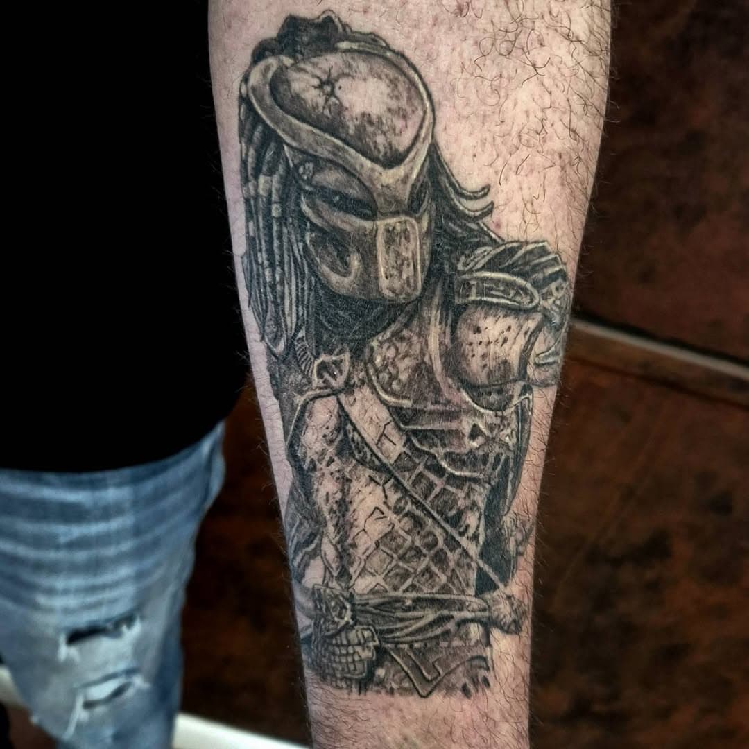 Predator cicatrisé !
#redrighthand #redrighthandtattoo #tattoo #tatouage #tatooshop #tatoueurlaciotat #predator #predatortattoo