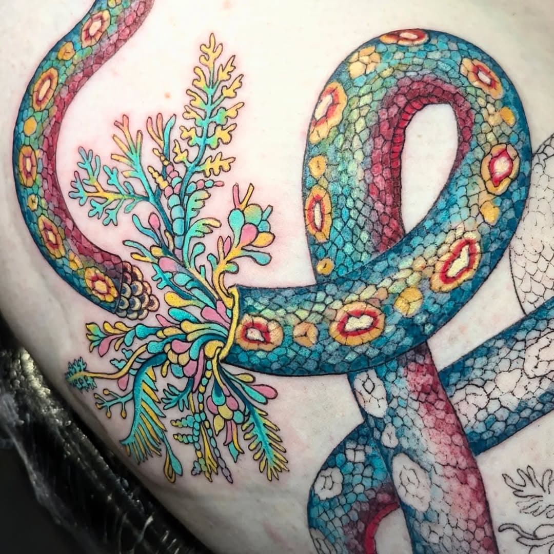 Work in progress 🩵 Magical snake for Martha 🥰 
 I love this project to much and I can't wait to finish it in our next session 🩵
.
For inquiries message me at flaviaverda@yahoo.com.
I am booking for January at the moment 
.
#flaviaverda #snaketattoo #colourtattoobristol #bristoltattoo #colourtattoo