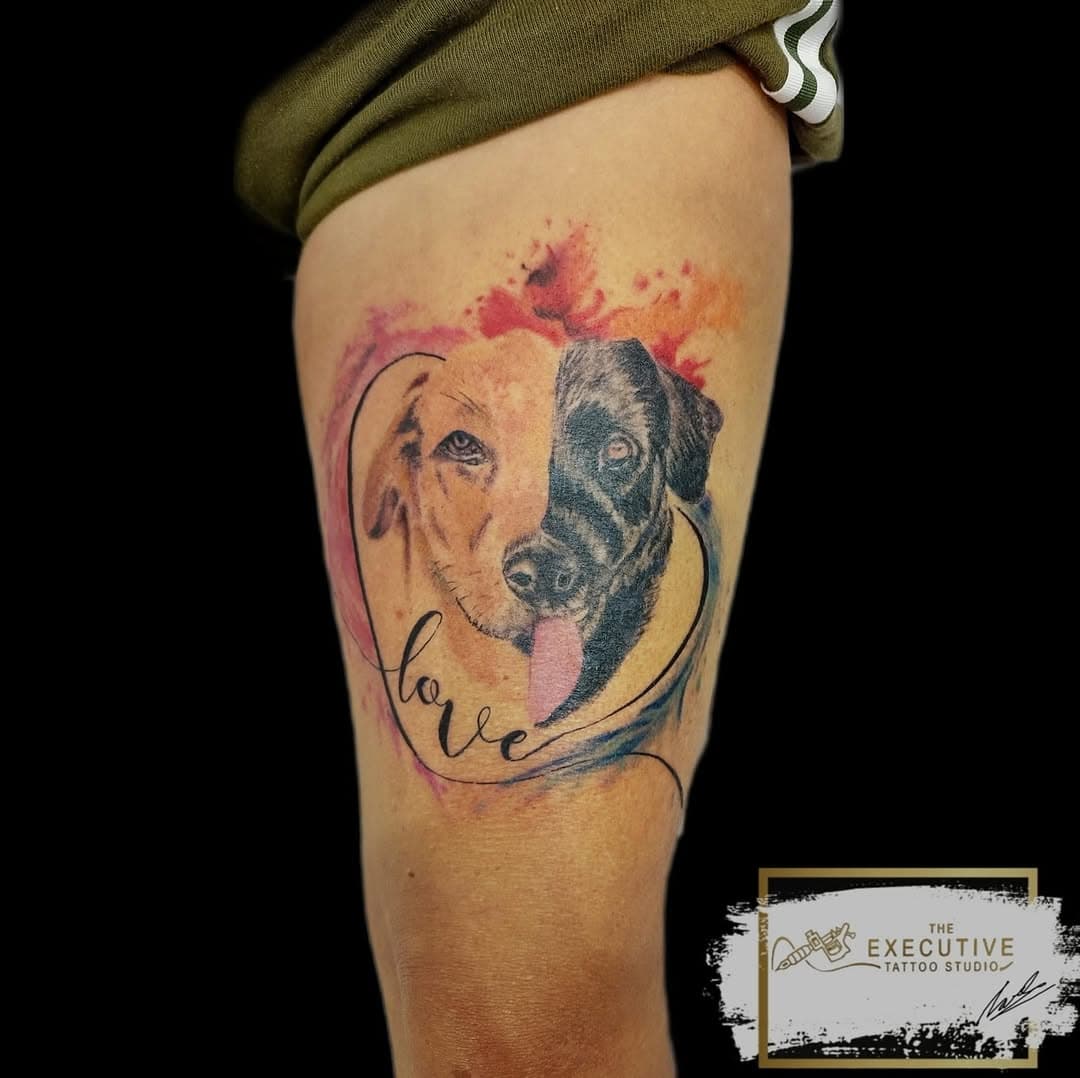 Loro sono di famiglia, sono pezzi del nostro corpo e rimangono nel nostro cuore per sempre♥️ 

Grazie per averci scelto @la_fuffy_ 

#dogs #pet #tattooheart #puppy #amore #cuore #love #muso #tatuaggio #genova #italia