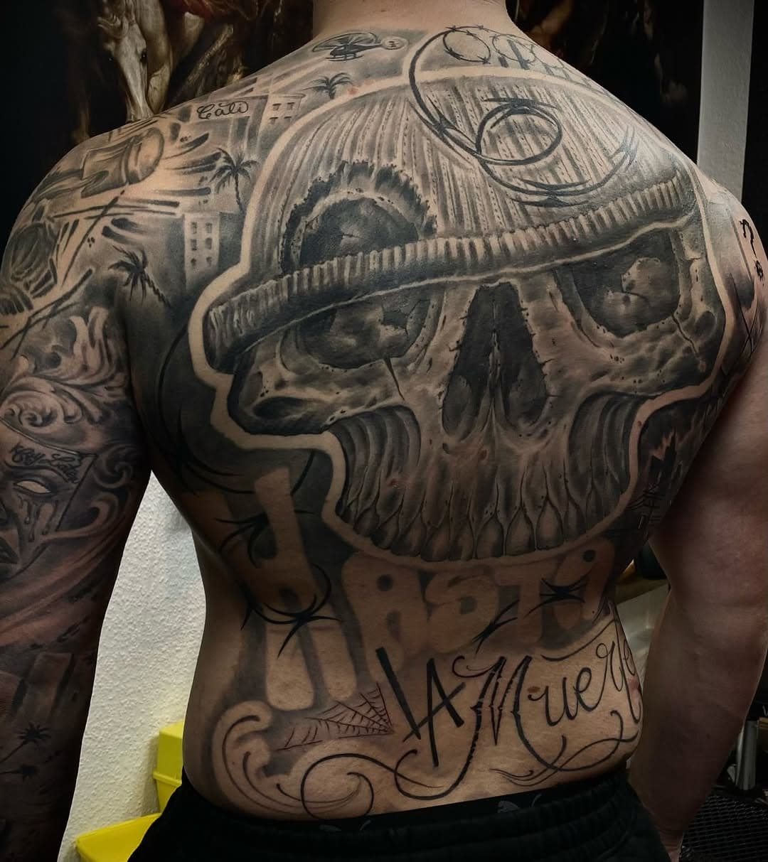 #swipe #swipeleft #backpiece #hastalamuerte #skull #chicanostyle #chicanotattoo #cs #whosnexttattoostudio #herrenberg #stuttgart #losangeles #tattoo #tattoos #artist #art #love #lifestyle #cali #westcoast #free