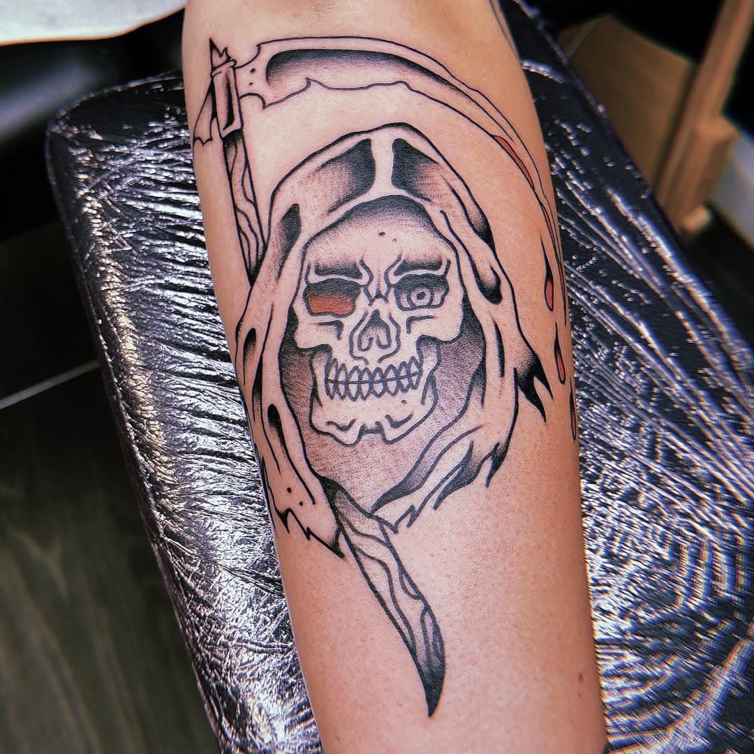 Done @letattooclubvichy… Another inked classic… Thank you for the choice and the trust… Blessed with my customers so thank you to all of you… Free spots in December so don’t sleep… More 2 come…

#tattoo #tattooart #tattooartist #tattooer #tattooist #tattooing #tattooink #tattooflash #tattooideas #tattoostyle #tattooshop #tattoolife #tattoodesign #tattooed #tattoosleeve #oldschooltattoo #traditionaltattoo #oldschool #ink #inked #tatuaje #bold #boldwillhold #blackwork #grumpytattoo #grumpytattooshop #letattooclubvichy #vichy #more2come