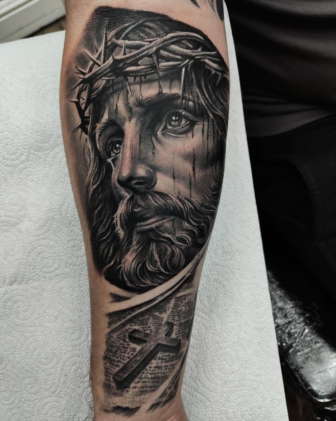 Jesus Christ! by Tom! 👌 ✝️ 👌 For enquiries and bookings please contact Tom directly!
👉 Instagram: @ts_inktattooderby
👉Telephone: 07385579077
👉Email: airbrushts1@gmail.com