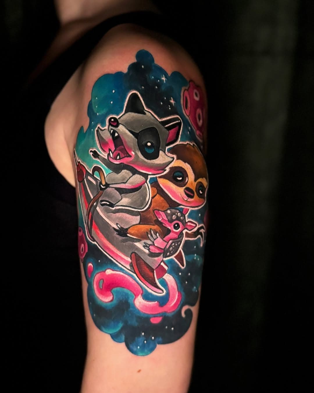 ✨ Adventure Buddies! ✨ 
Johanna’s favourite animals on an epic space adventure together! Thank u for the fun idea and the trust! 💖🙏 
————————————————————— 
#spacetattoo #characterdesign #stockholmtattoo #newschooltattoo #colortattoo #raccontattoo