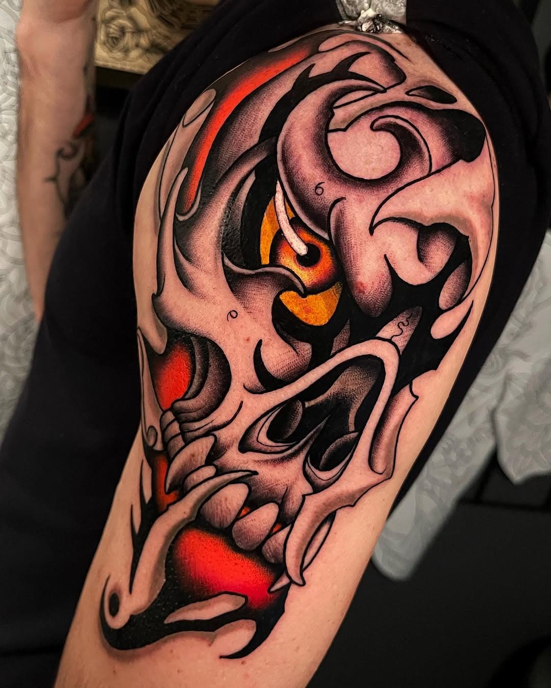 Thx to @gus_lampo #skull #skulltattoo #skulltattoos #teschio #teschiotattoo #filler #fillertattoo #neotraditional #neotraditionaltattoo #neotrad #newtraditionaltattoo #newtraditional #neotradeu #neotraditionaleurope #neotraditionalspain #neotraditionalbergamo #bergamo #tattoo #tattoobergamo