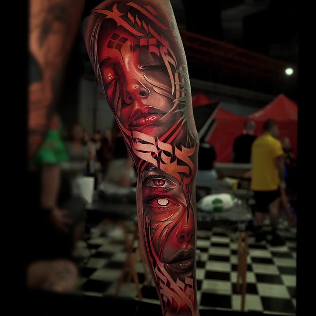 Trabalho no estilo FUSION feito na parte interna da perna da @reiz0__ realizada na @nauticatattooanaliafranco para ser apresentada na @tattooweek 
Esse trabalho foi feito em 35 horas de 3 dias intensos.
.
Apoio @atacadaodosmateriais 🔰
@lamafiainktattoo ⛩️
.
@intenzetattooink @masterinkoficial @mastersoftattoo @nauticatattooanaliafranco @tattooweek @planet__tattoo @itattooclub @inkdrawstencils @sullentv @sullenclothing @sullenfamily @tattoozerodor @sullenclothinguk @inkjecta @eternalink @electricink 
#blackandgraytattoo #tattooblackandgray #tattoopretoecinza #pretoecinzatattoo #realismotattoo #tattoorealismo #realismopretoecinza #tatuagem #tattoo #ta2 #tattootome #tattootime #tatuador #tattooist #ink #inkness #sleevetattoo #tattoosleeve #fechamentodebraco #tatuadores