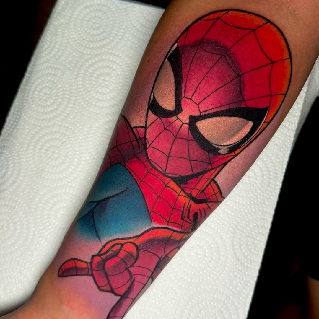 Spidey 🕷️ 
Otro día otro tatuaje de Spiderman más 

Realizado con tintas #electrumink y cartuchos #emallacartridge