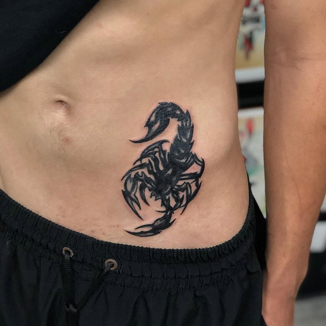 Scorpion black work!! Que fiz em meu grande amigo @henriquecruzzx !!! Tamo juntaooo manoooo🤜🏼🤛🏼💥💥 
•
#scorpion #blackworktattoo #dekobass #dekotattoo #tatuagem #tatuagempiracicaba