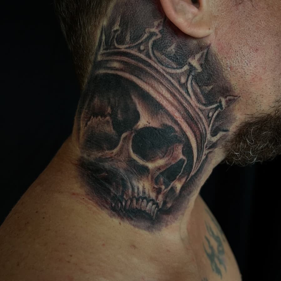 A King’s Death  #diademtattoo #jacksonvilleflorida #orangeparkfl  #florida @ryaneazyeades