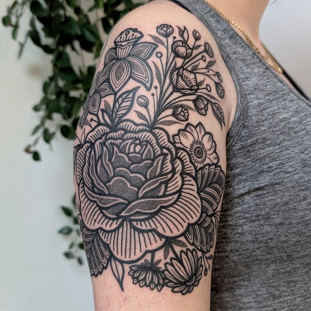 This was so much fun (for me) and if it wasn't fun for Laura, she hid it incredibly well. It was also a slightly different type of composition, based on her other tattoo and I think the outcome is great! Thank you Laura, it was lovely to meet you!
.
.
.
.
#nativeenglishflowers#rosetattoo#helleboretattoo#stinkinghelleboretattoo#daisytattoo#daffodiltattoo#anemonetattoo#wildflowerstattoo