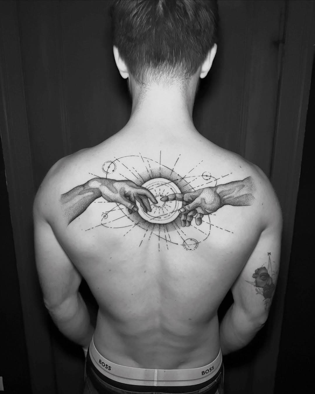 From a couple of days ago. My books are open for January, February and March 2025. Thanks for looking!

#fineline#michelangelo#sixtinechapel#berlin#tattoo#tattoos#booksopen#jakubsettgast#settgast