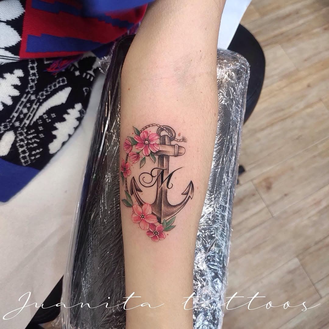 #juanitatattoos #tattooanchor #tattoogirl #tattoolove #tattooflowers #tattooitalia