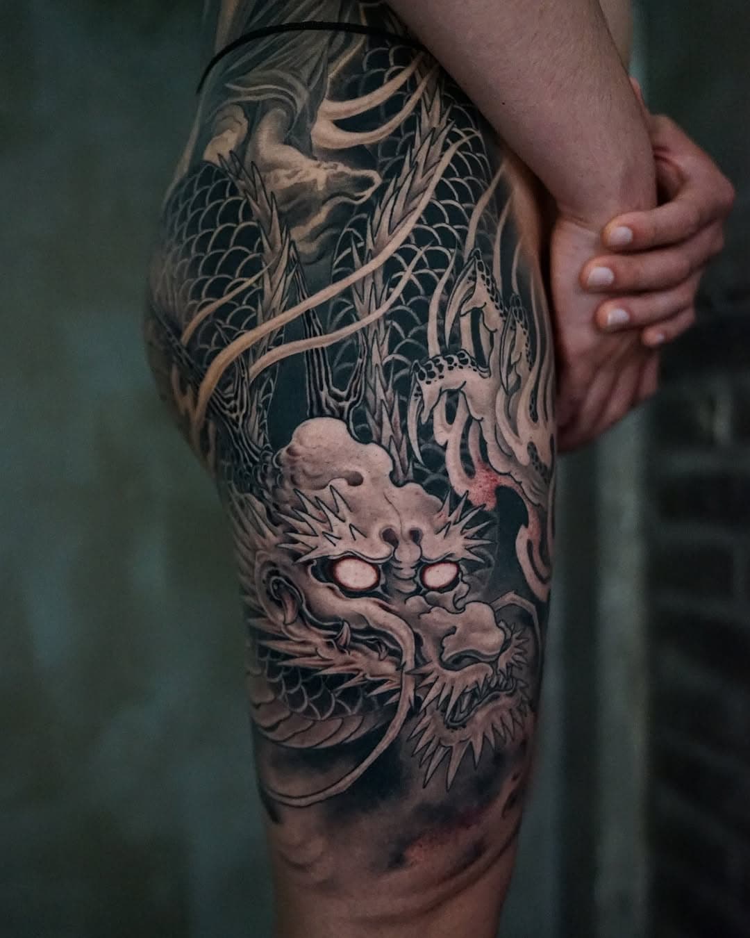 Ryu done~! 🐲 빈곳 채우기~!

#outlawink #ryu #dragon #irezumitattoo #dragontattoo #아웃로우잉크 #용문신