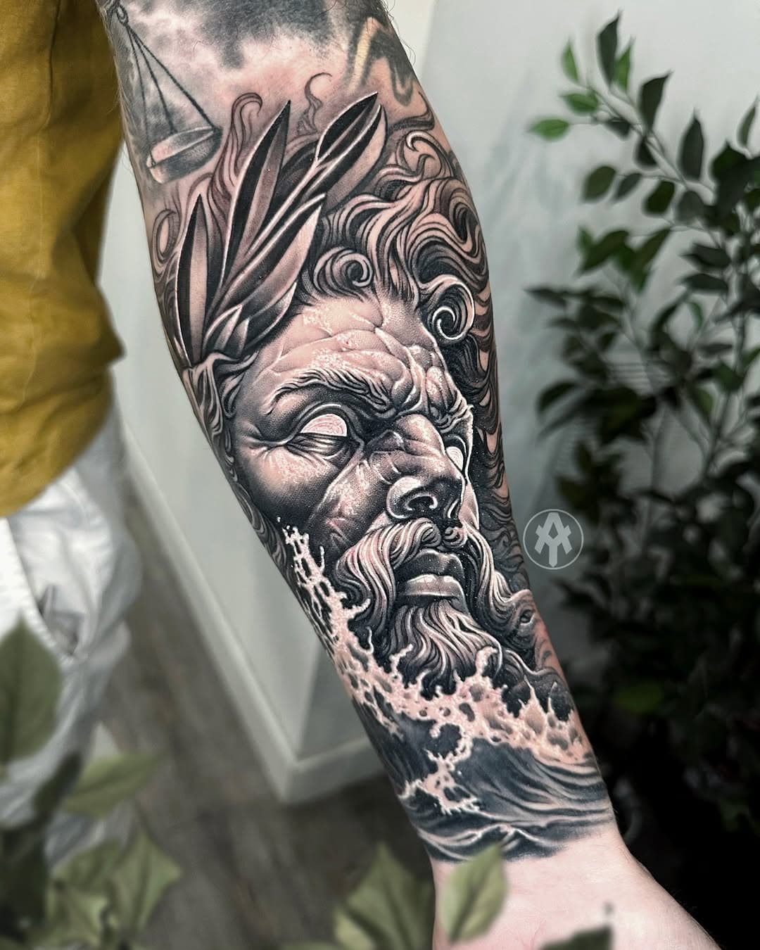 🌊Hecho como siempre con los mejores productos de 
@versuscartridge y @aloetattoo (@rufnerdistribuciones)
En @libertaliatattooshop 
#tattoo #tatuaje #ink #inked #blackandgrey #realistic #skinmag #design #like #art #skinart #arte #follow #tattoolovers #tattooartist #tattoolifestyle #tattoolife #tattoos #tattooed #inkmagazine #inkmag #inker #realisticblackandgrey #realistictattoo #realismo #realism #tattooart