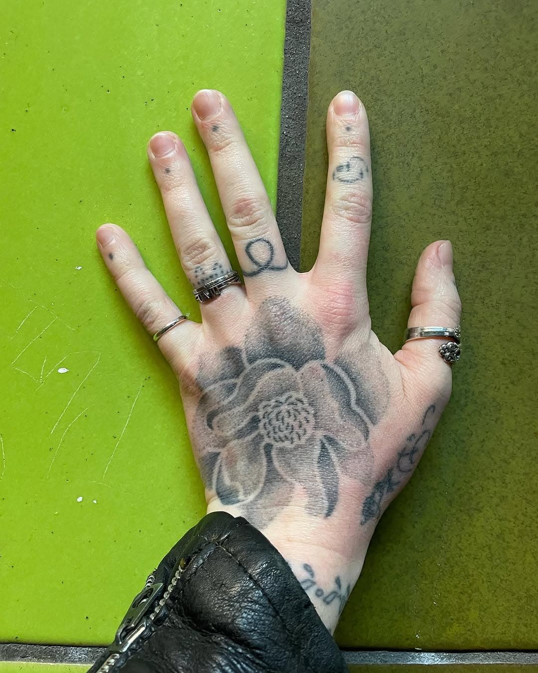 All healed hand and wrist tats on me, by me 😌
Plus proof of life 👋🏻

A few updates:

🔜 I head to the east coast in a week! I still have time for one smaller tattoo on Sunday 12/15 at @loveyoubyetatco in Lansdowne, PA (just outside of Philly!). And I have all day on Saturday 12/21 available for appointments at @estuarytattoo in NYC. Big or small, custom or flash, I’m game! I travel to NYC 1-2 times per year, so we can even start a large, multi-session project 😈

❄️ I’m currently booking tattoo appointments in the Bay Area for February and March 2025! Fridays and Sundays are available for sessions of any length, and the occasional Mon-Weds afternoon, great for smaller 1-2 hour projects. DM me with any questions you might have and check out the booking form on my 🕸️ site to get something started. 

🖼️ I’ve kind of been neglecting this account for the last few months and I now have quite the backlog of tattoos to share. 😅 I’m going to try to get back in the habit of posting here, with lots of tattoos, some actual physical paintings I’m working on (!!!), and occasionally my face here and there ☺️