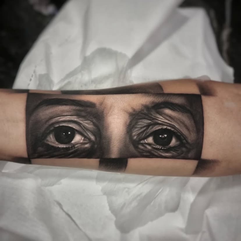 Eyes  portrait ,  sleeve  in progress 

Done at  @wild_pear_tattoo_rhodes 

#tattoo #wildpeartattoo #wildpeartattoostudio #wildpeartattoorhodes #besmirtattoo  #inked  #realistictattoo  #sleevetattoo