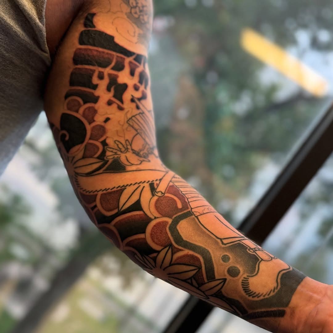 👹Shuten-Doji Sleeve I’ve been working on for Jacob. Swipe left and check out the progress! Dm for booking info, or if you’re interesting in starting your own next!🫡
.
.
.
#irezumi #irezumicollective #neotraditional #japanesetattoo #procreate #art #inkedmag #americantraditional #traditionaltattoo #flashtattoo #texasinked #tattooshop #houstontattoo #americantraditionaltattoo #tattoodesign