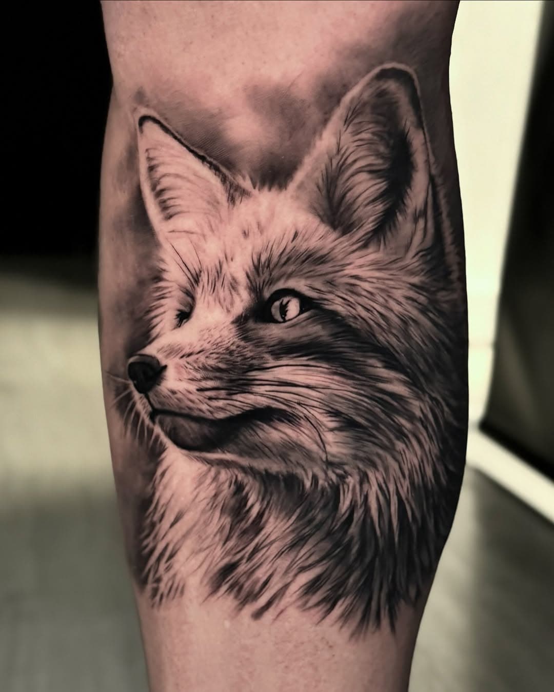 🦊[Vulpes]🦊 
Con esta pieza continuamos el proyecto de @nanags5 

Hecho en @caotattoostudio 
Sponsor: @emalla.official @emalla.sophia @emalla_spain 
Curación: @easykitsspain 

Para citas :697 80 54 86
O mensaje privado

#ink #arte #tattoo #tattoos #tatuajes #portrait #retrato #foxs #animals #zorros #zorro #animal #fox #vulpes