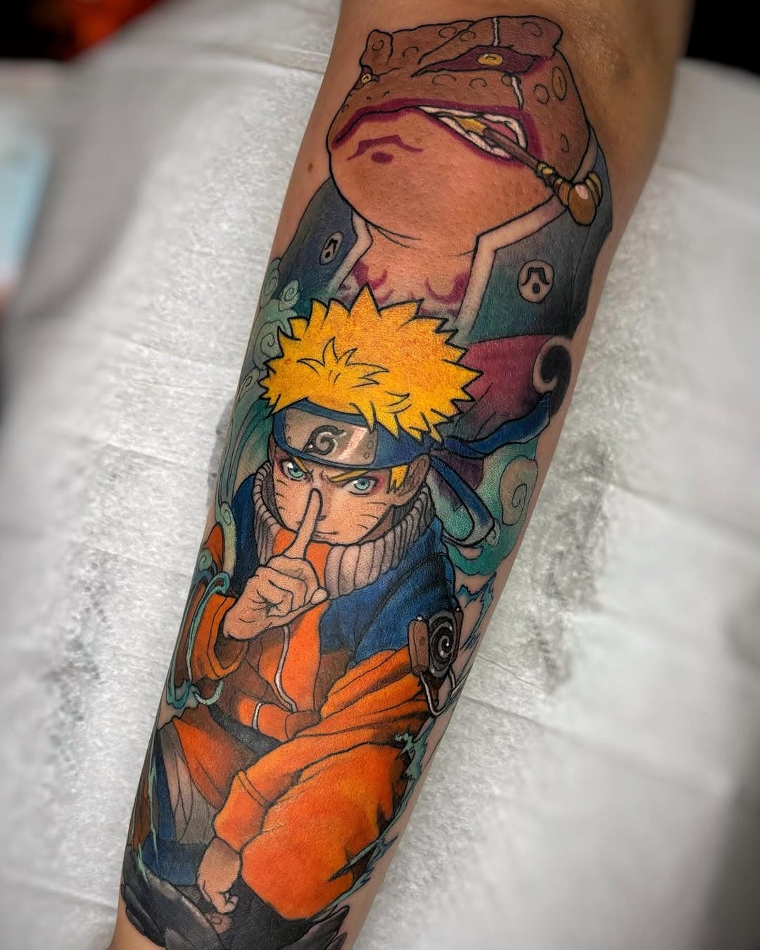 🍥Naruto🍥
Gracias por volver a confiar en mi trabajo, @milacasito_ ✨

Hecho en @lazarzamoratatuajes 🙈💕

#naruto
#narutotattoo 
#gamabunta 
#gamabuntatattoo 
#narutoshippuden 
#narutouzumaki 
#narutotattoos