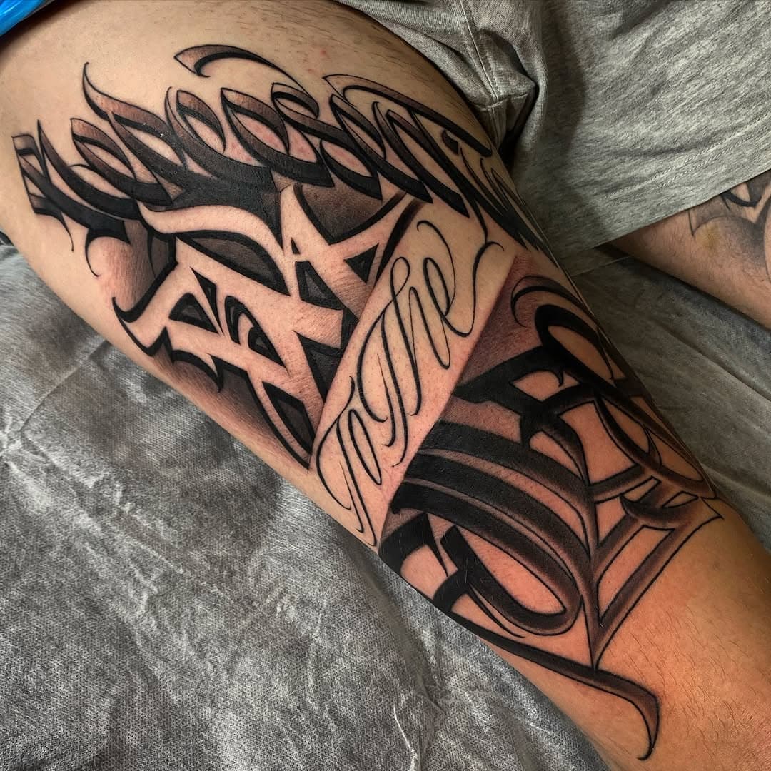 “Representing Bk to the fullest” chipping away with @reamsyy thanks brother ! 

Done at @villains_tattoo_co using @alphamarkers @balmtattooasiapacific @kwadron @rawpigments 

#all4thekauze #letteringttattoo #frehand #scripttattoo #customscript #tattooideasforguys #perthtattooartists