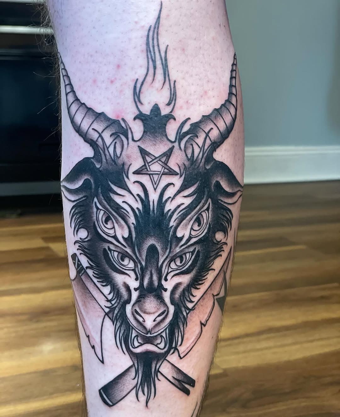 #ahoitattoo  #verenaschmucktattoo #derleibhaftige #satan #baphomet #tattoos #tattoo #germantattooers #ladytattooers #lübeck