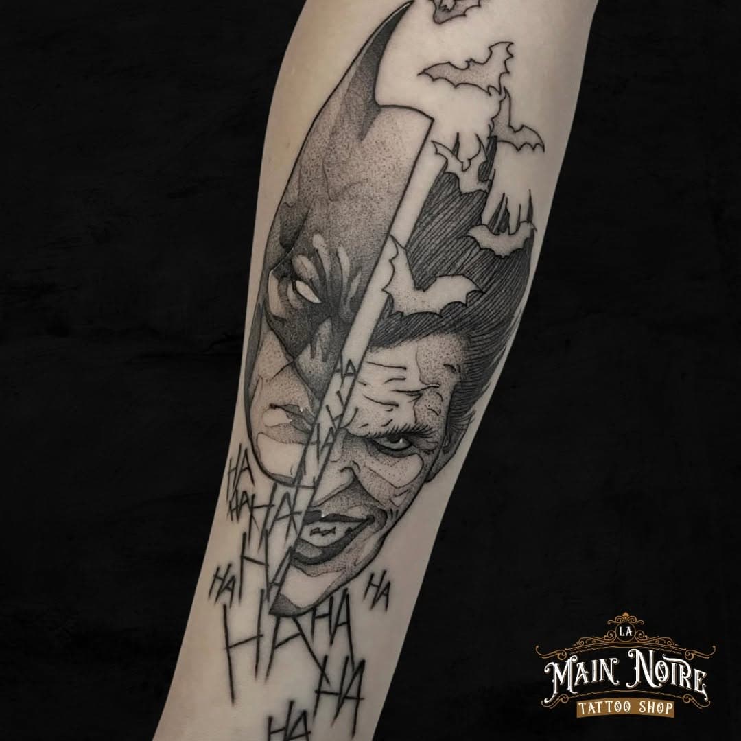 • BATMAN •

Projet custom à la demande du client par notre résident @toonitattooer 🦇
Merci pour vos idées toujours plus cool et pour votre confiance !

•
💌 Booking ouvert : tattooshop.lamainnoire@gmail.com
•

#tattoo #tattoos #tatouage #francetattoo #ink #tattooist #neotraditional #neotraditionaltattoo #batman #joker #besançon #lamainnoire #love