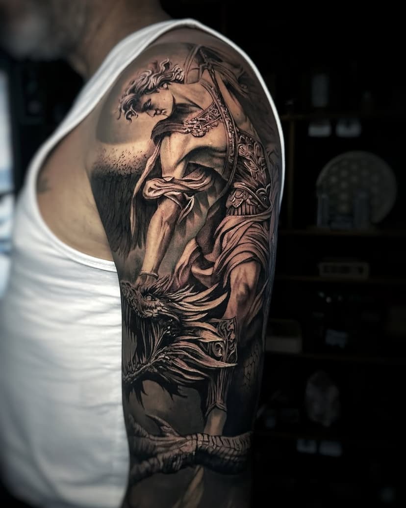 Archange Mickaël ou saint Michel 🙏 🪽
Avec @kwadron 
@killerinktattoo 
#tattoo #tattoos #tatouage #realistictattoo #tatouagerealiste #bnginksociety #blackandgreytattoo #inked #tattoofrance #tattooartist